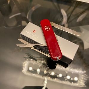 Victorinox executive 81-Red 3 in 1